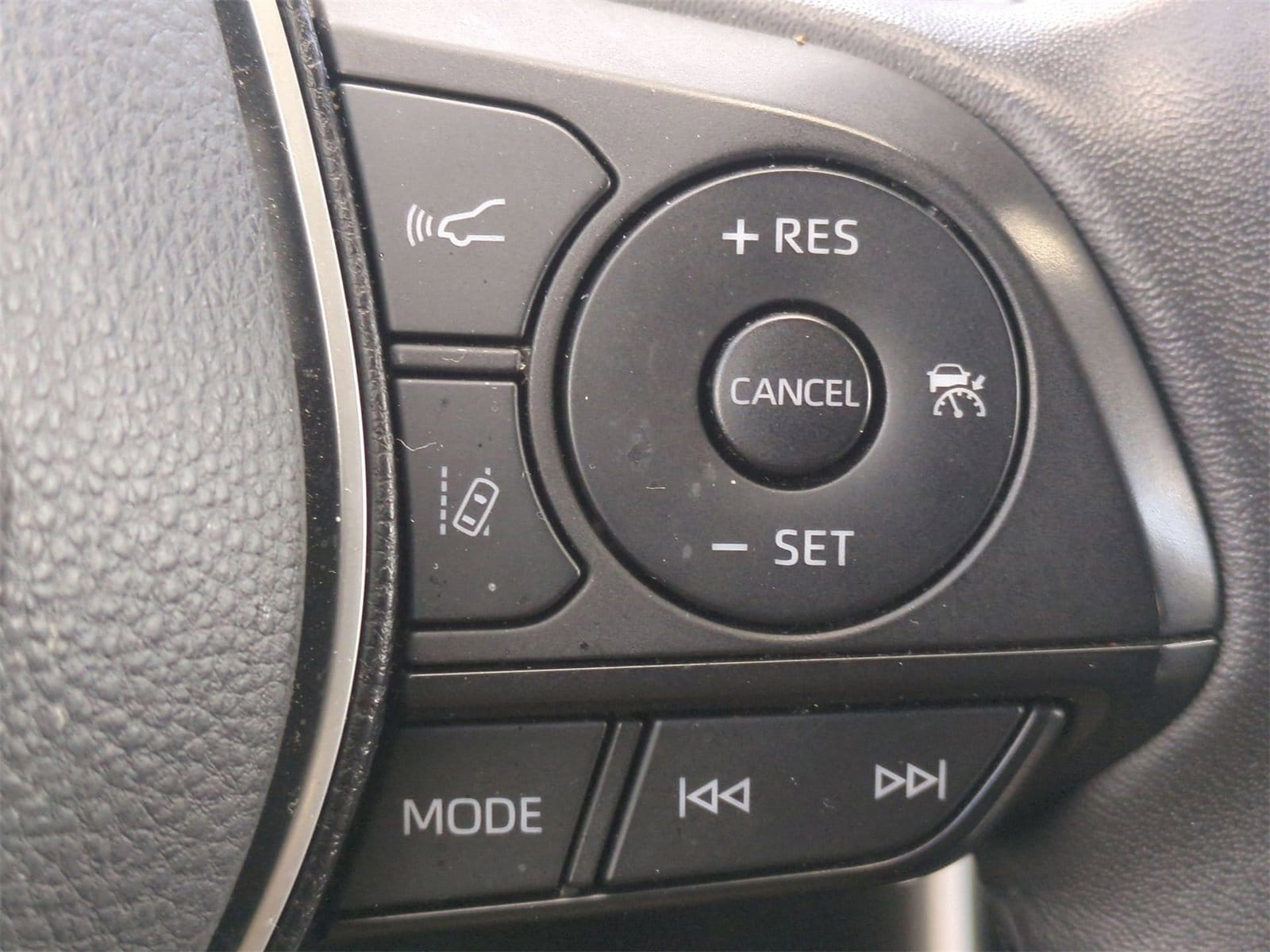 Thumbnail: 2023 Toyota RAV4 - 26