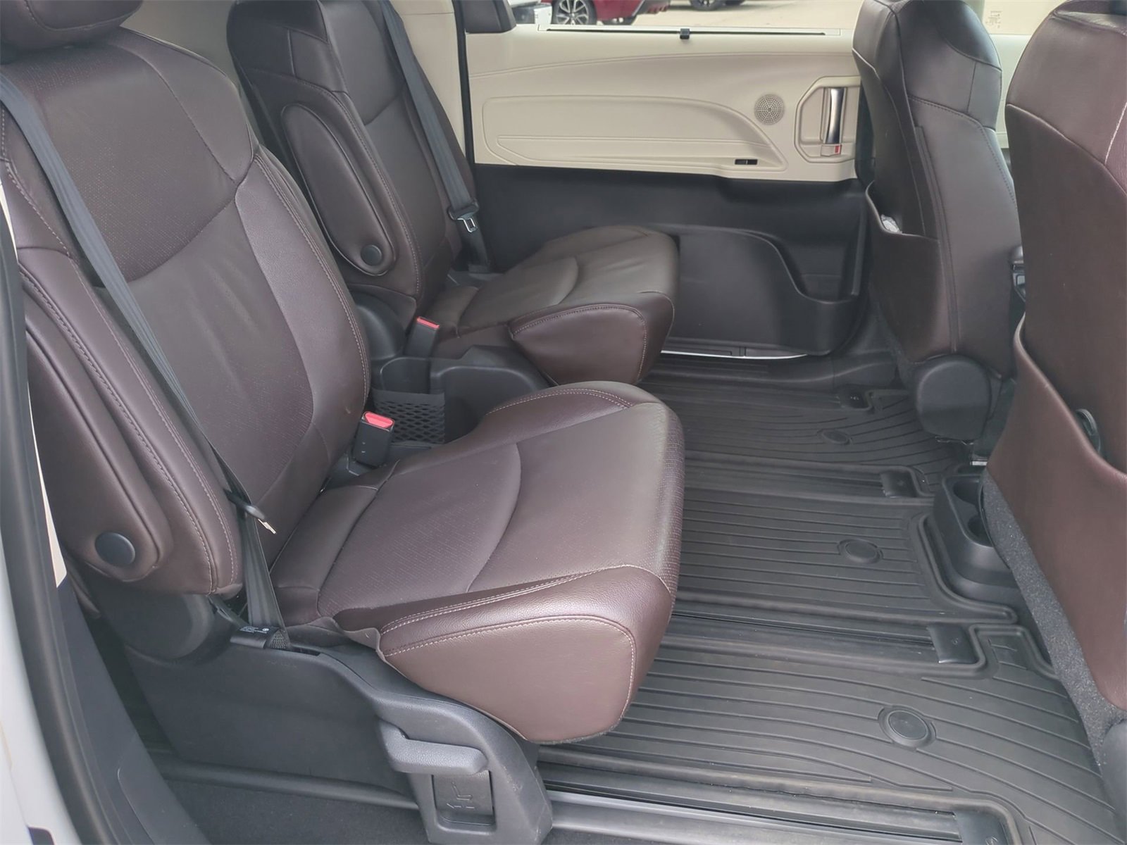 2021 Toyota Sienna Platinum 21