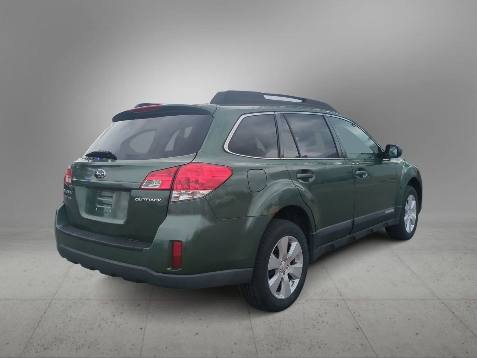 Thumbnail: 2010 Subaru Outback - 8