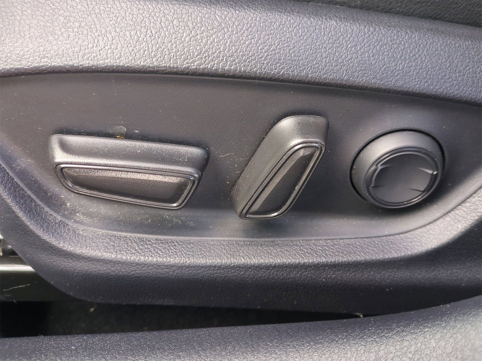 Thumbnail: 2023 Toyota Camry - 17