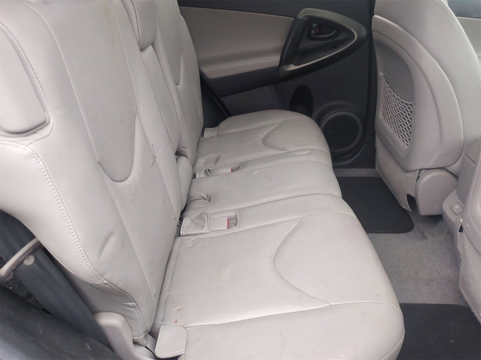 Thumbnail: 2011 Toyota RAV4 - 21