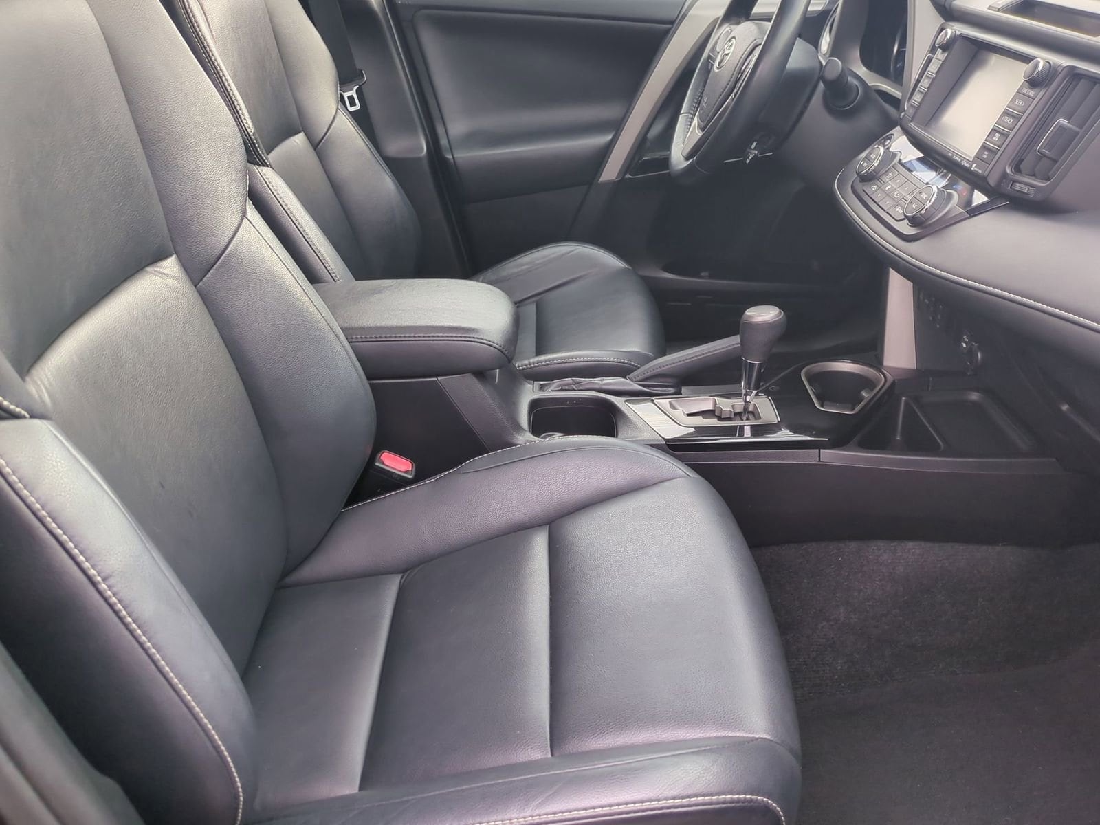 Thumbnail: 2017 Toyota RAV4 - 23