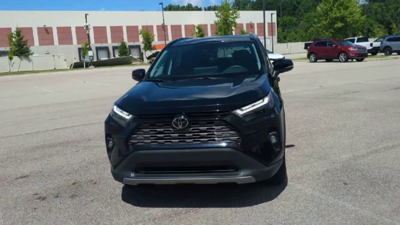 Thumbnail: 2023 Toyota RAV4 - 3