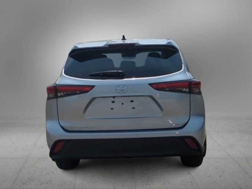 Thumbnail: 2022 Toyota Highlander - 7