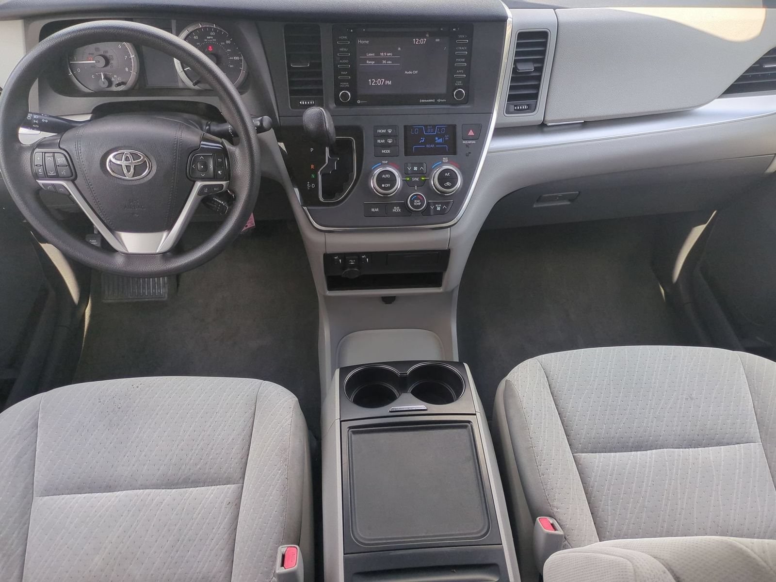 Thumbnail: 2019 Toyota Sienna - 15