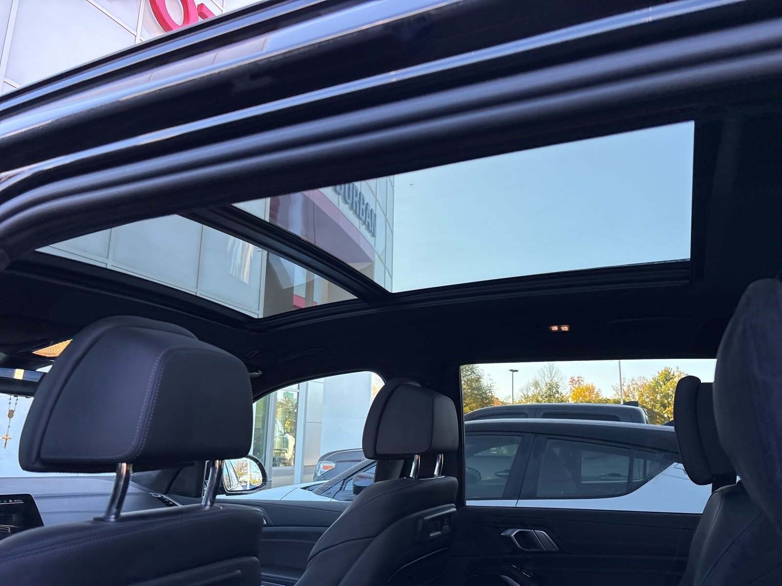 Thumbnail: 2022 BMW X7 - 15