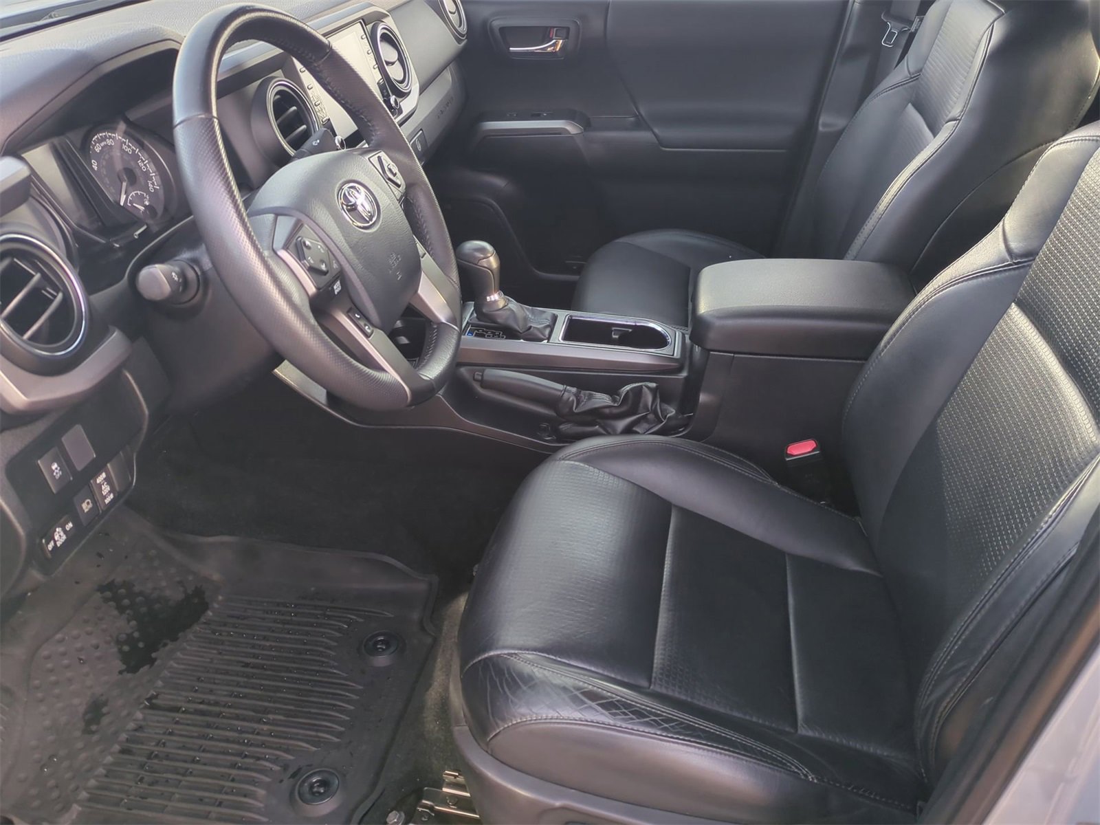 Thumbnail: 2020 Toyota Tacoma - 16