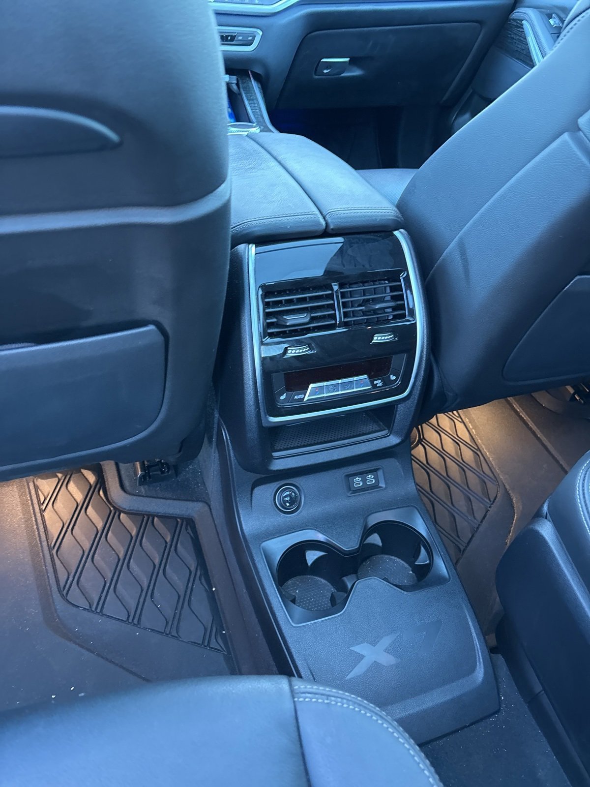 Thumbnail: 2022 BMW X7 - 14