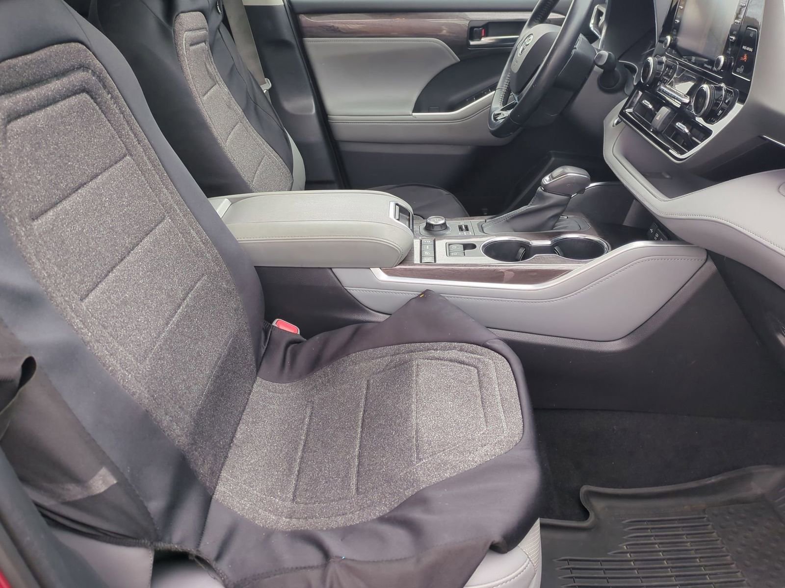 Thumbnail: 2021 Toyota Highlander - 24