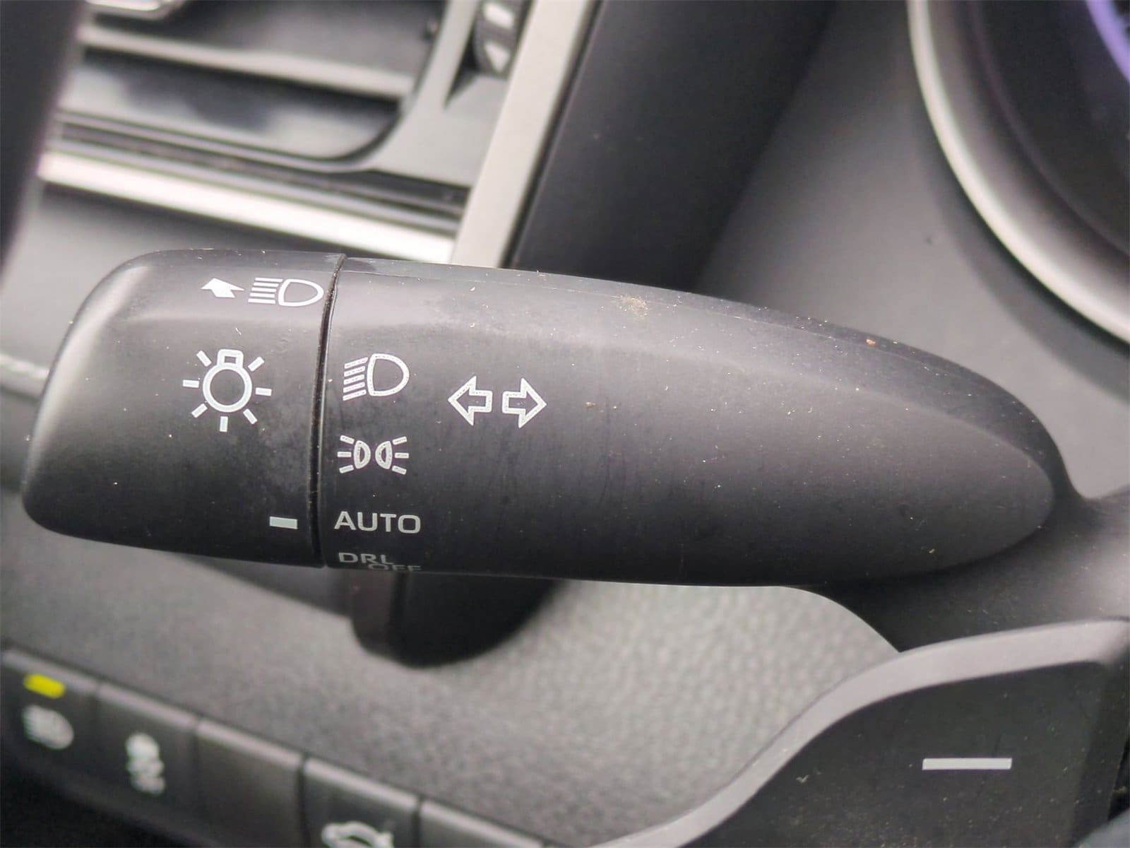 Thumbnail: 2023 Toyota Camry - 28