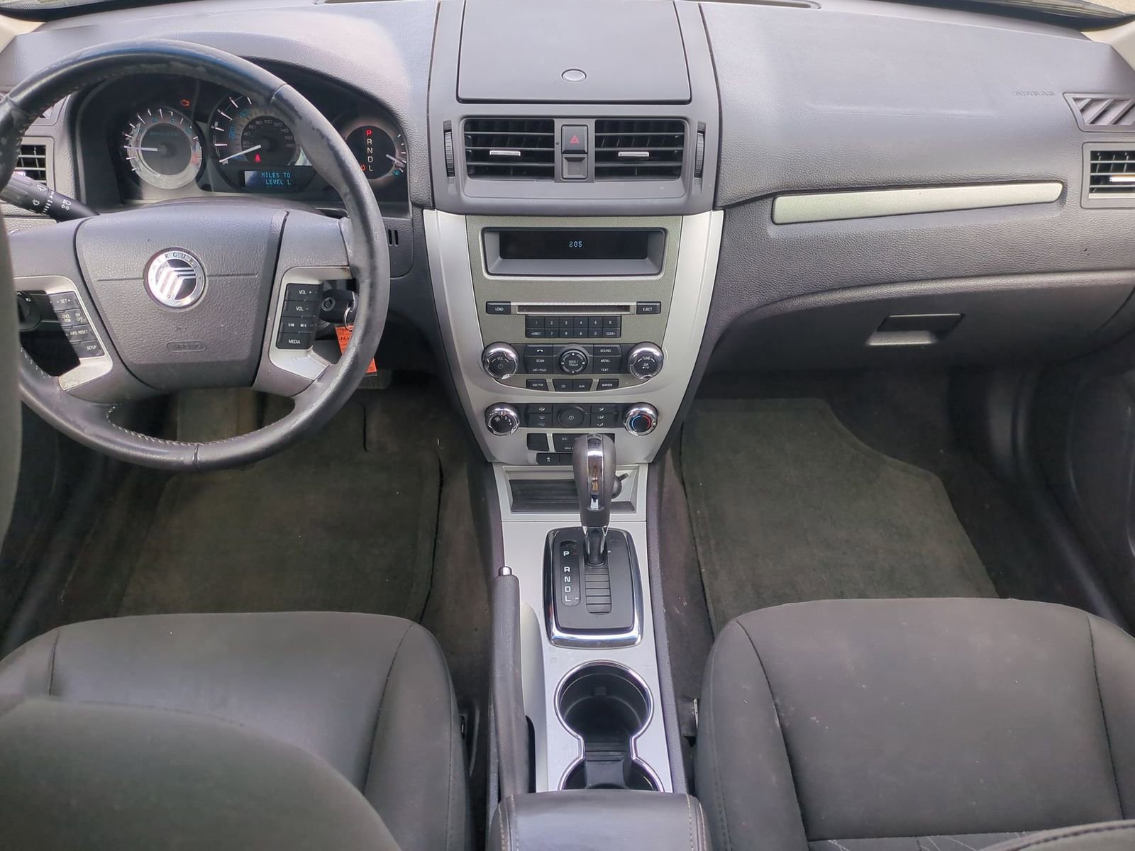 Thumbnail: 2010 Mercury Milan - 15