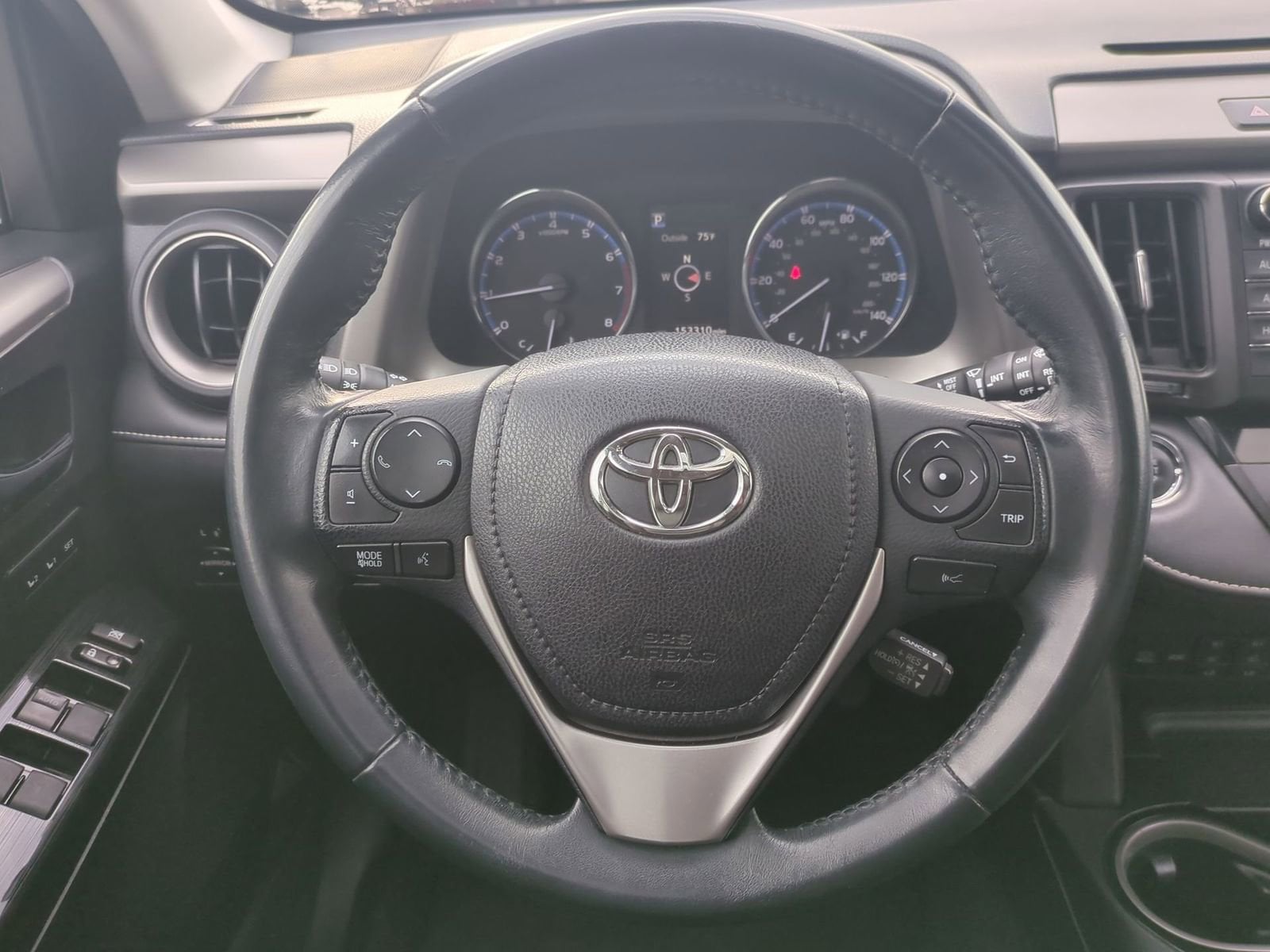 Thumbnail: 2017 Toyota RAV4 - 24