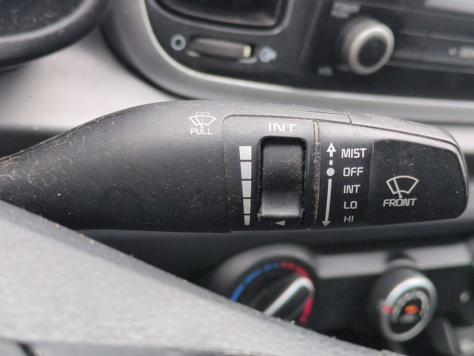 Thumbnail: 2018 Kia Rio - 25