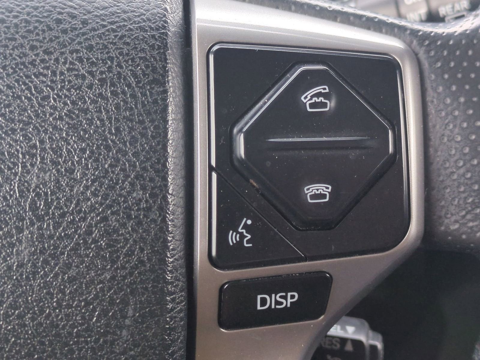 Thumbnail: 2014 Toyota 4Runner - 24