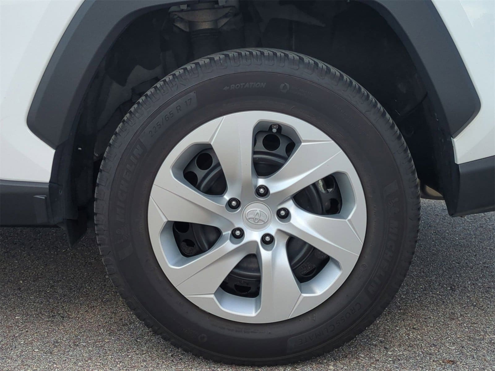 Thumbnail: 2020 Toyota RAV4 - 14