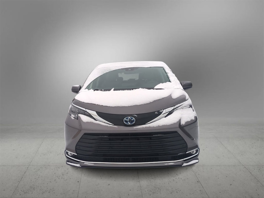 Certified 2024 Toyota Sienna XLE Van Passenger Van
