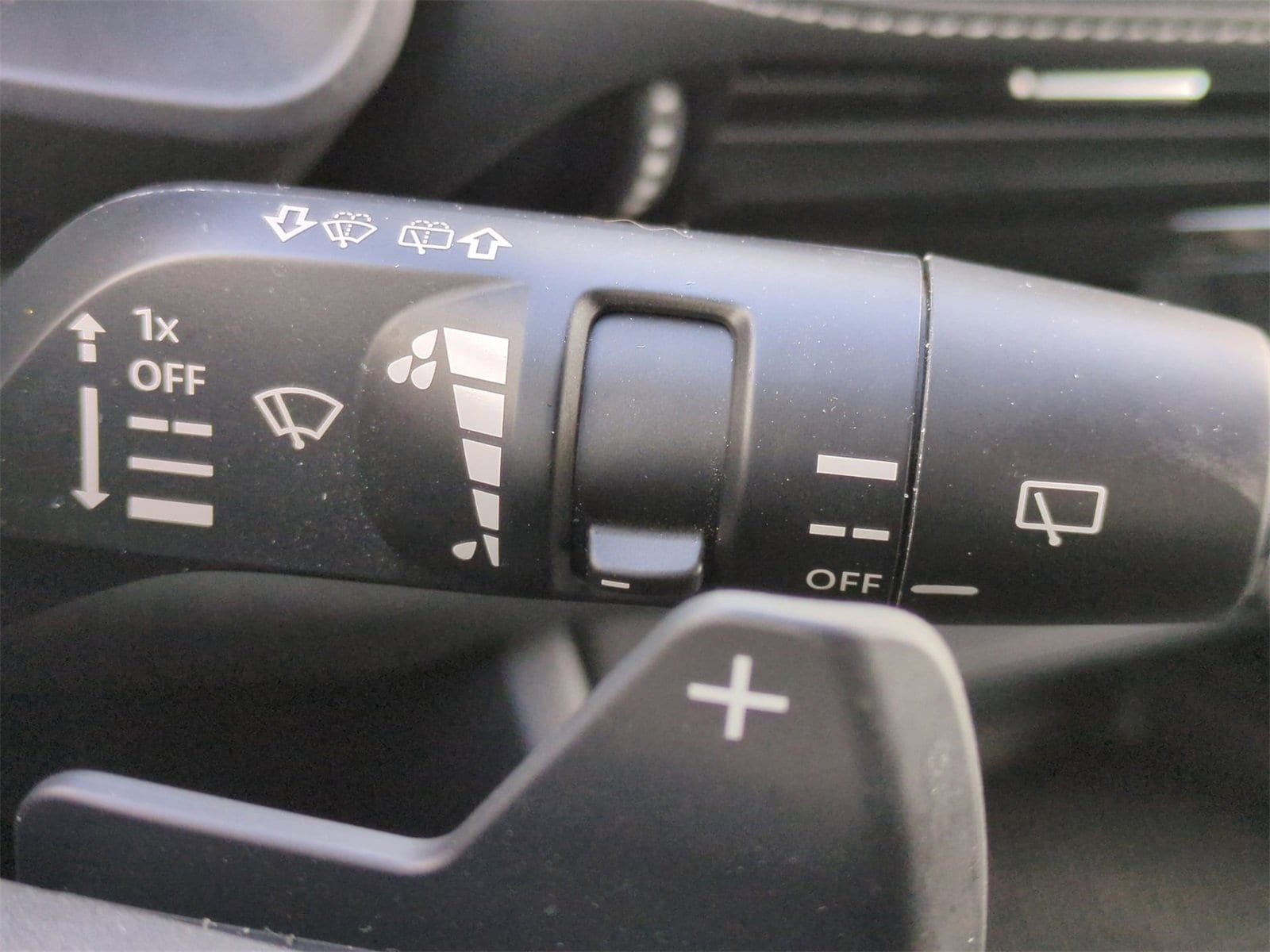 Thumbnail: 2022 Nissan Rogue - 25