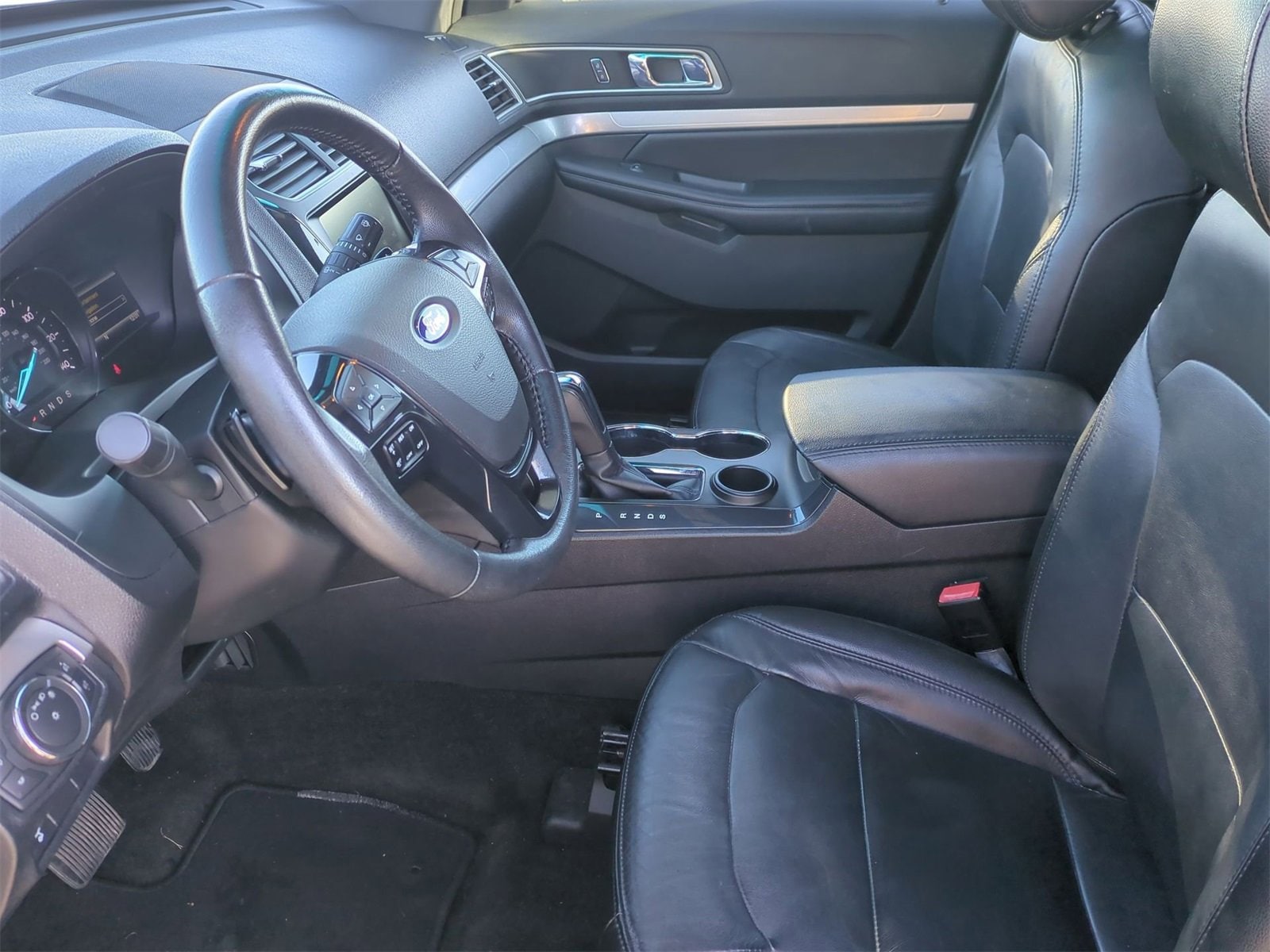 Thumbnail: 2016 Ford Explorer - 16