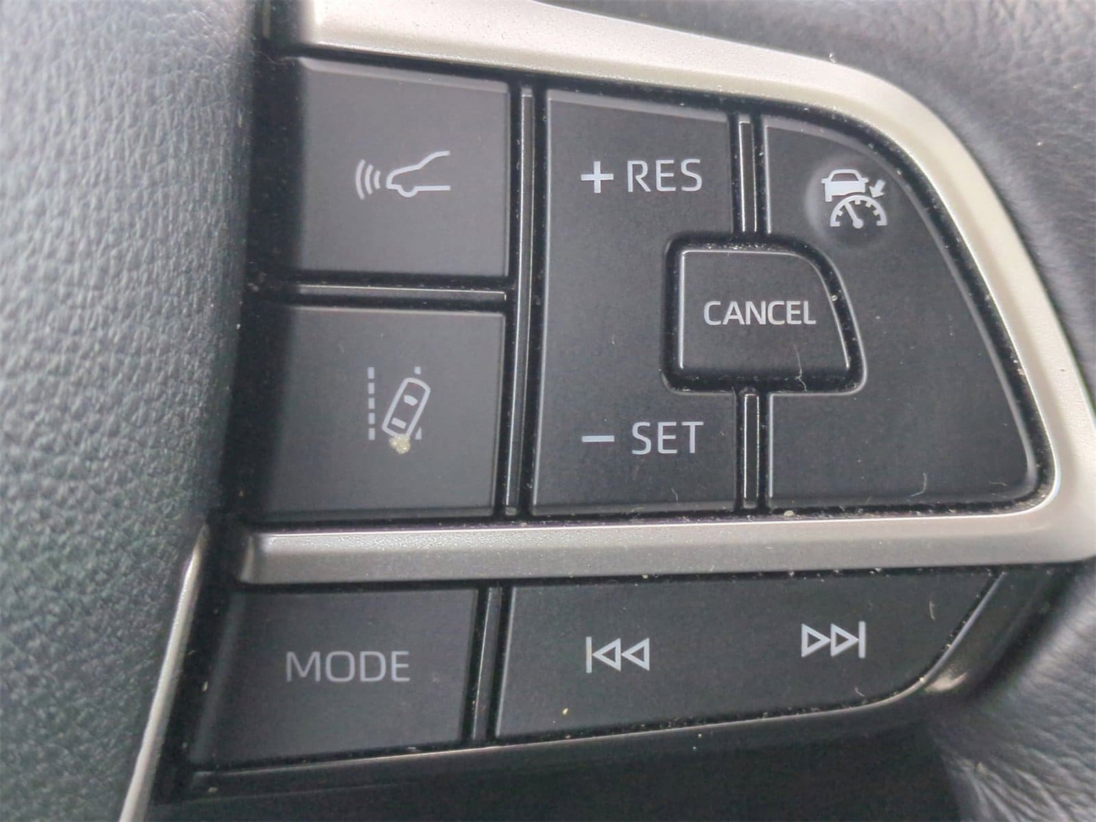 Thumbnail: 2024 Toyota Sienna - 27