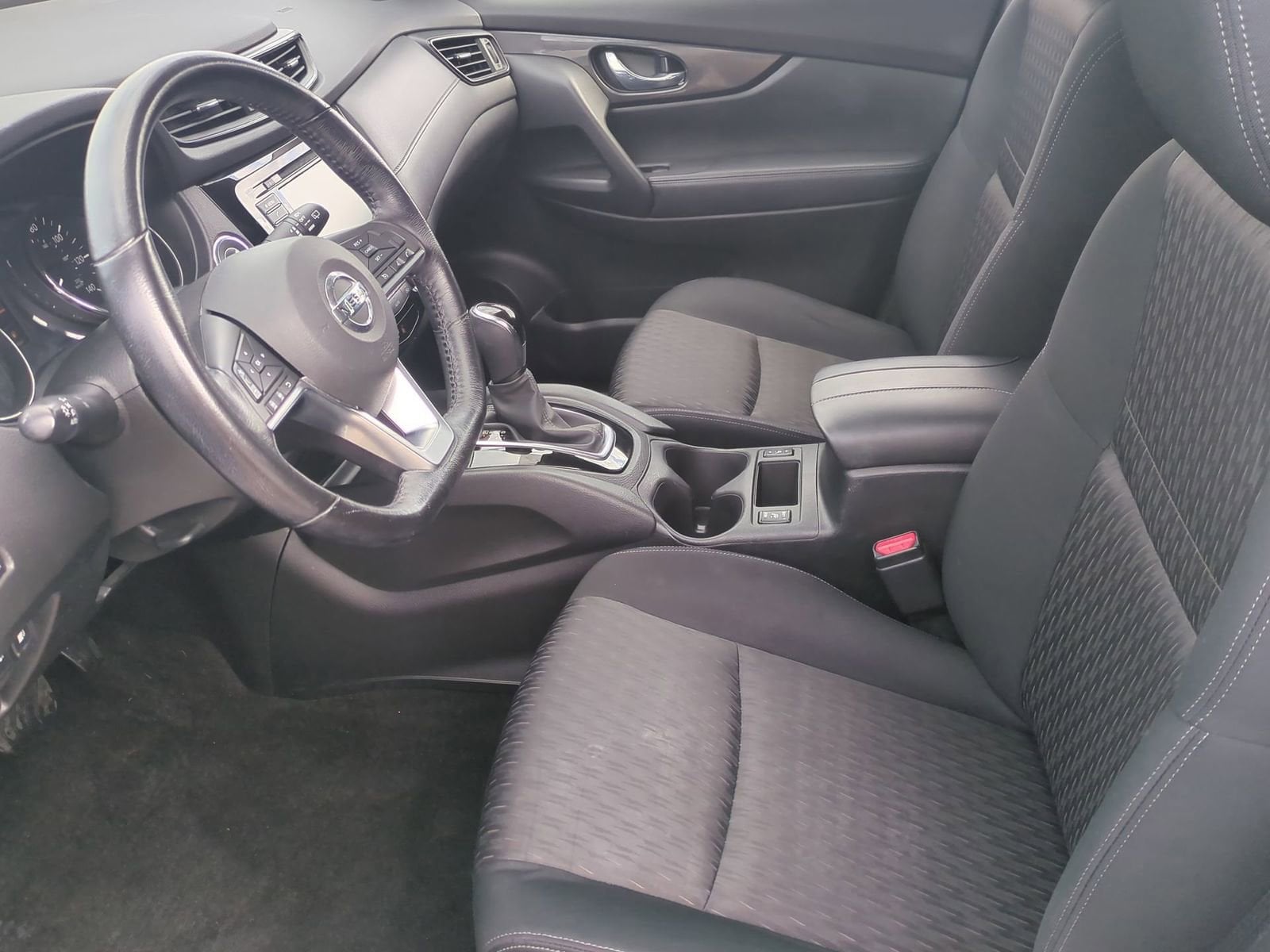 Thumbnail: 2018 Nissan Rogue - 16