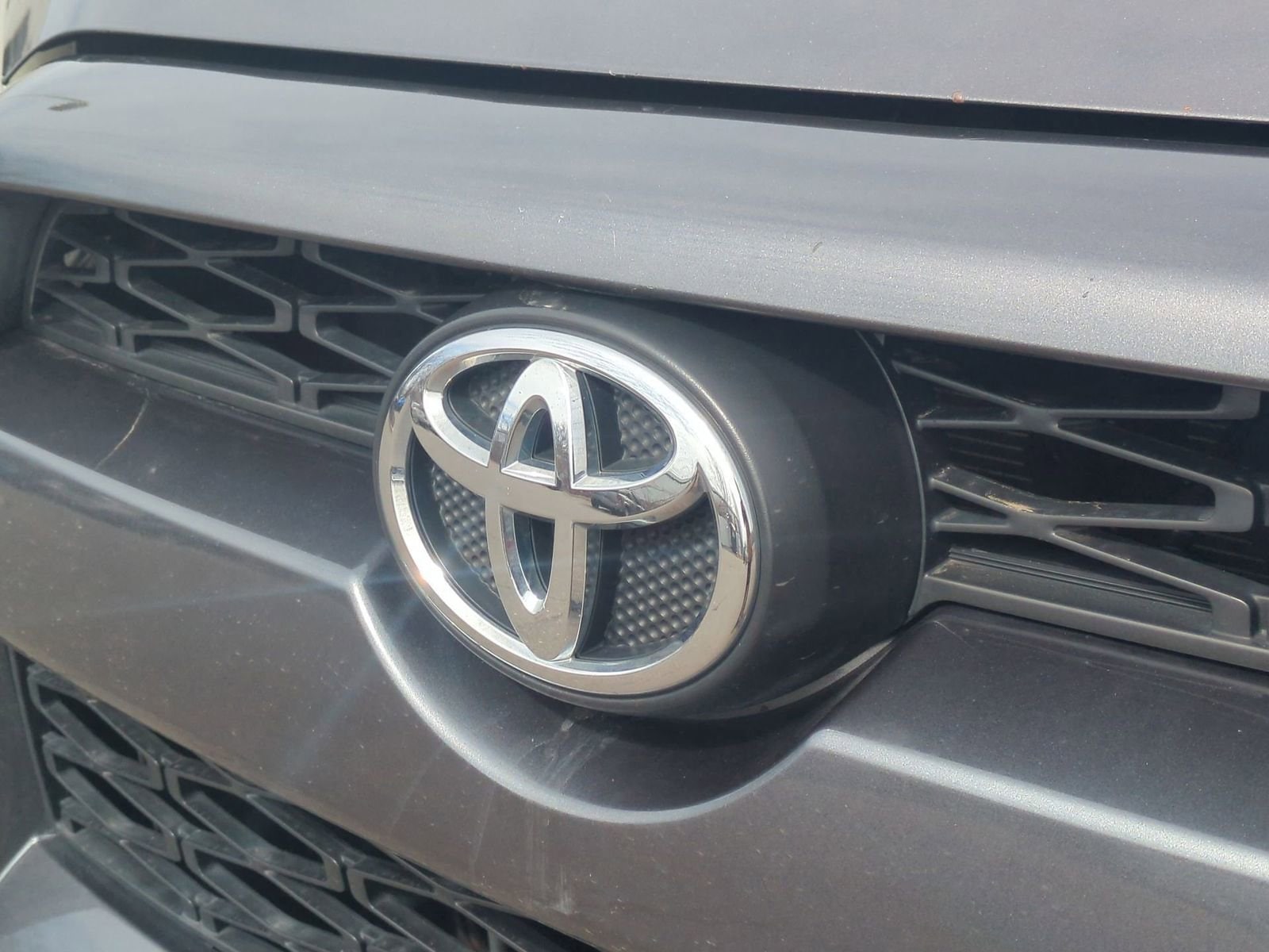 Thumbnail: 2014 Toyota 4Runner - 12