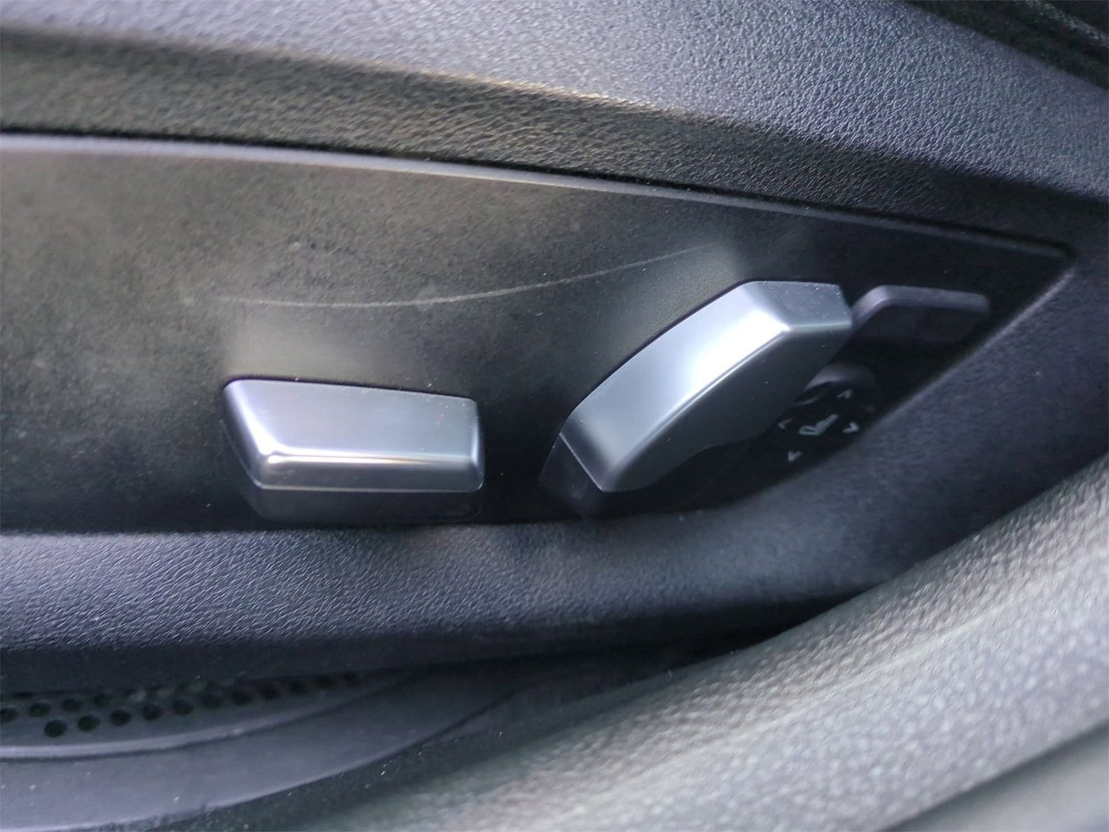 Thumbnail: 2018 BMW 5 Series - 17