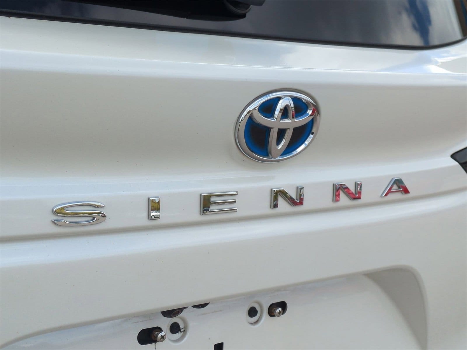 Thumbnail: 2021 Toyota Sienna - 13