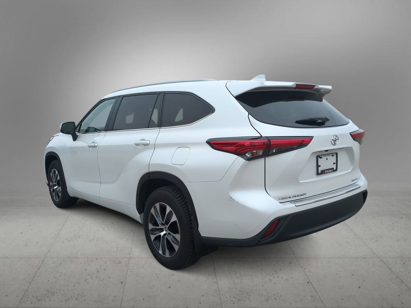 Thumbnail: 2023 Toyota Highlander - 6