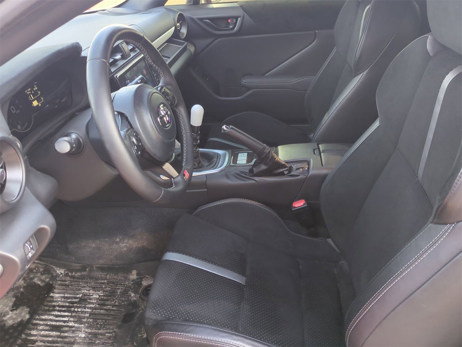 Thumbnail: 2023 Toyota GR86 - 15