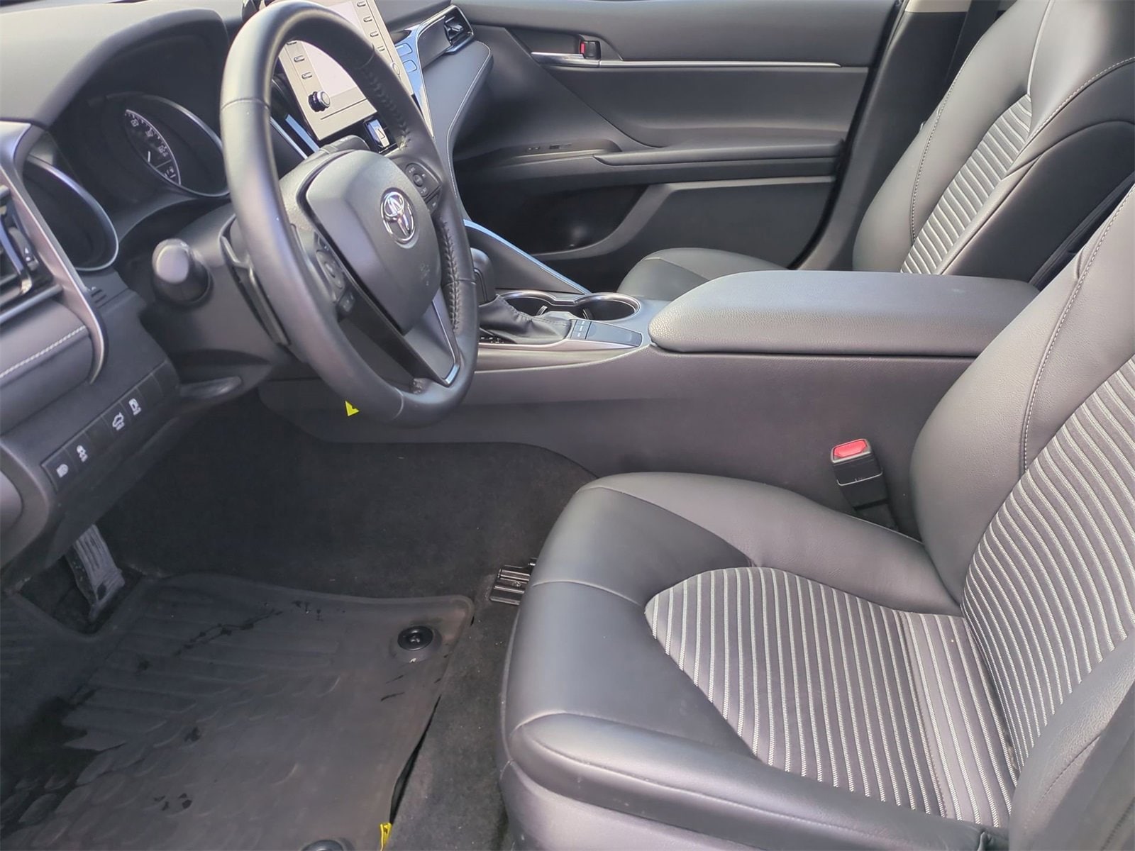 Thumbnail: 2023 Toyota Camry - 16