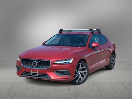 2020 Volvo S60 T6 Momentum Sedan All-Wheel Drive