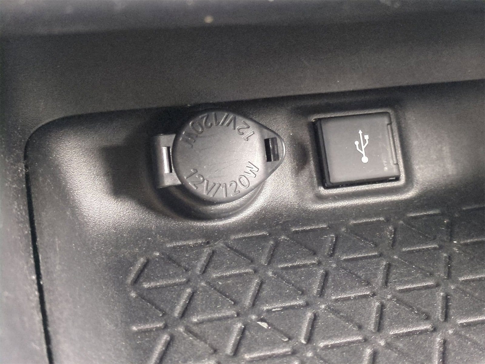 Thumbnail: 2022 Toyota RAV4 - 31