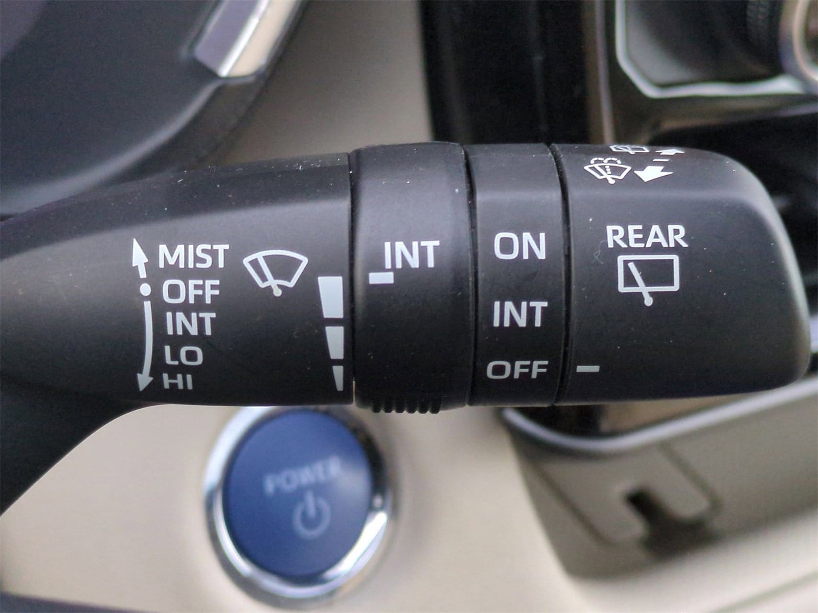 Thumbnail: 2022 Toyota Highlander - 27