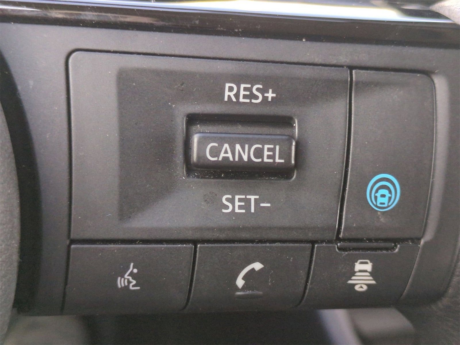 Thumbnail: 2022 Nissan Rogue - 24