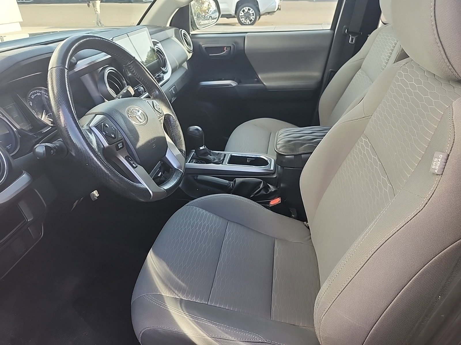 Thumbnail: 2017 Toyota Tacoma - 7