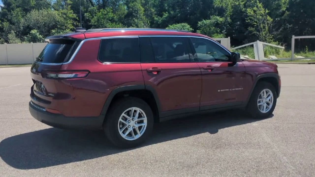 Thumbnail: 2023 Jeep Grand Cherokee - 8