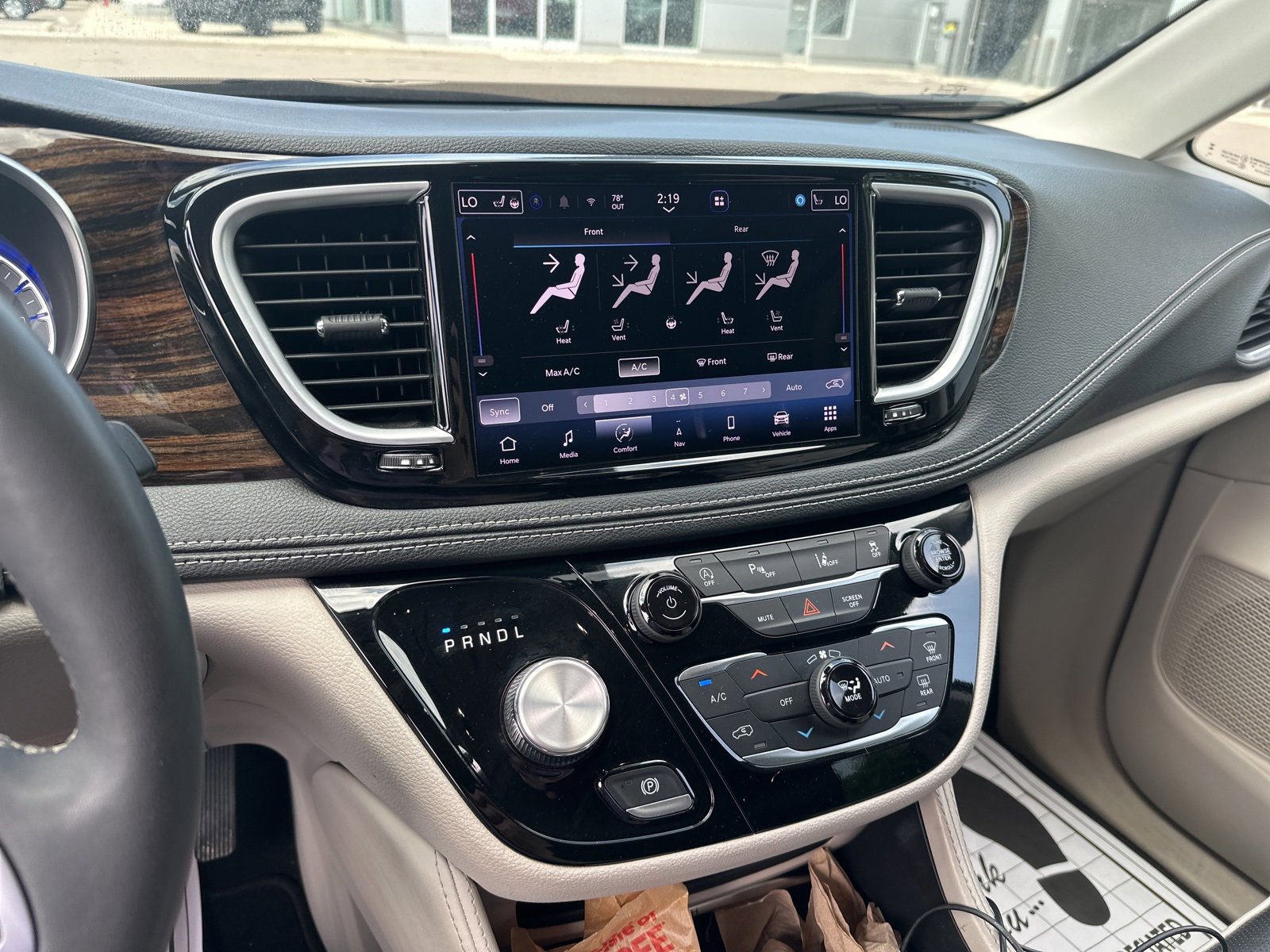 Thumbnail: 2023 Chrysler Pacifica - 7