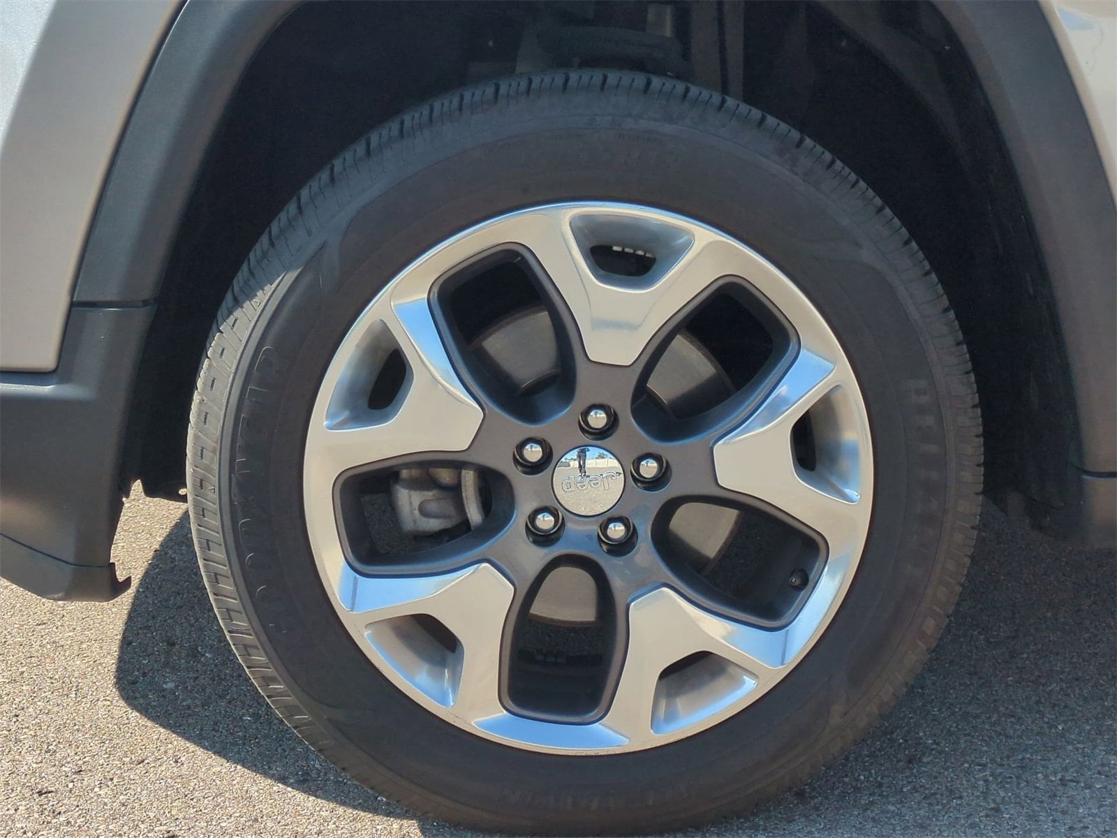 Thumbnail: 2020 Jeep Compass - 14