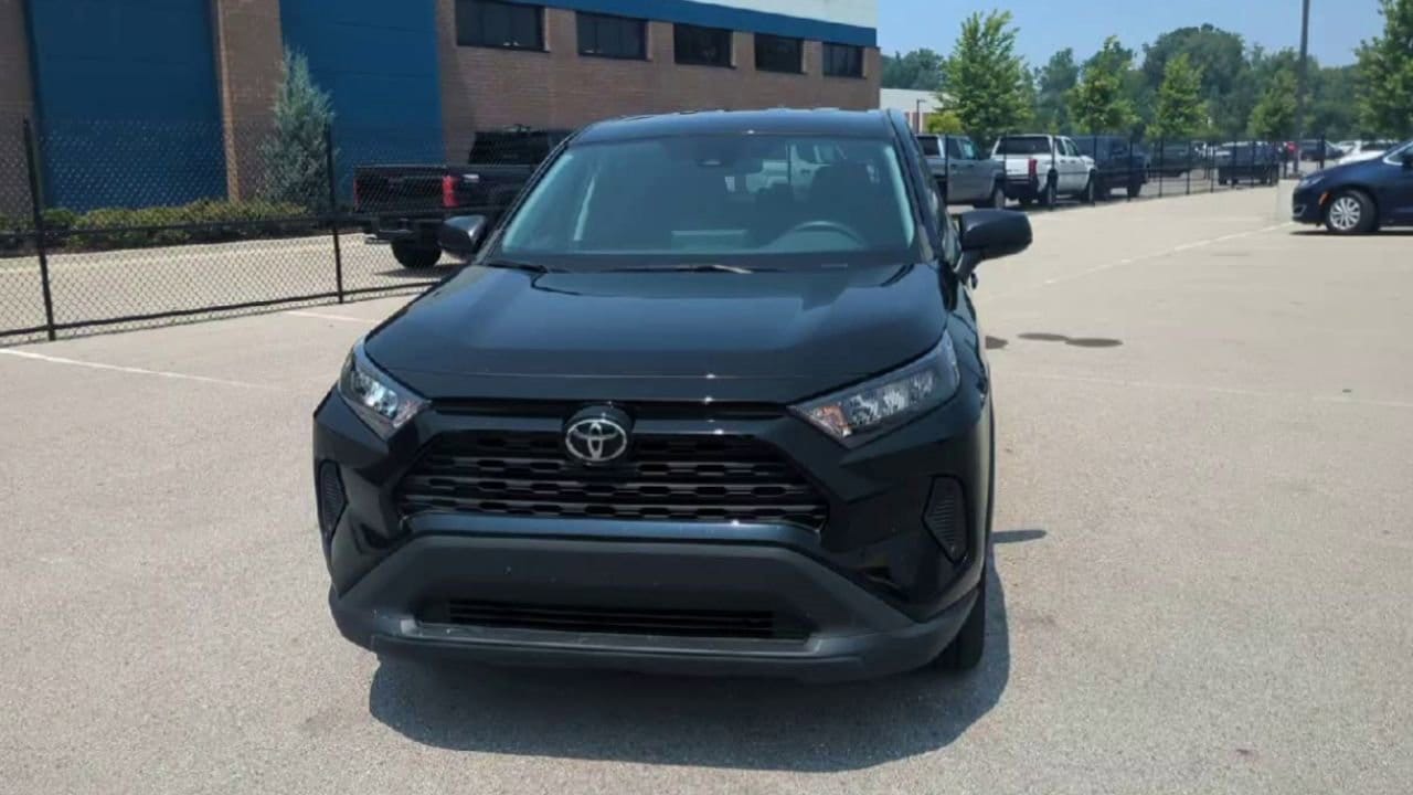 Thumbnail: 2022 Toyota RAV4 - 3