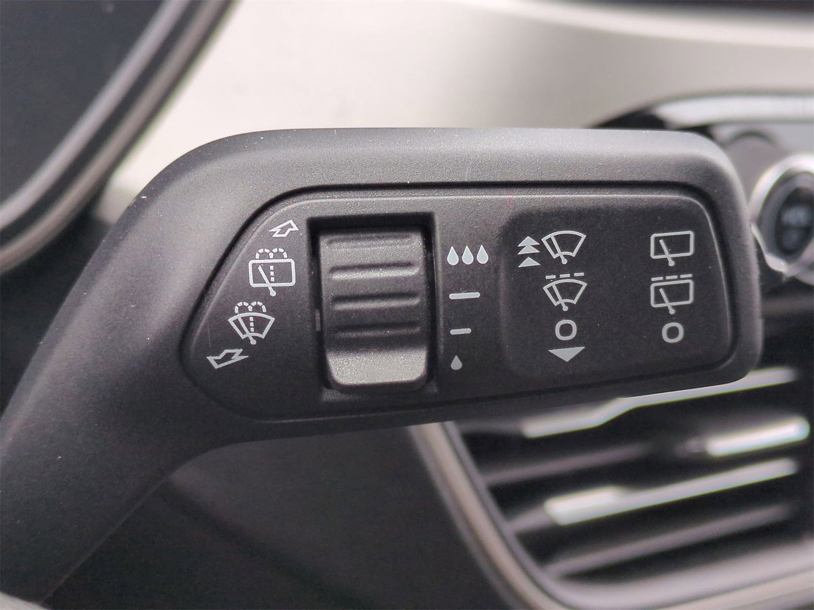 Thumbnail: 2020 Ford Escape - 25