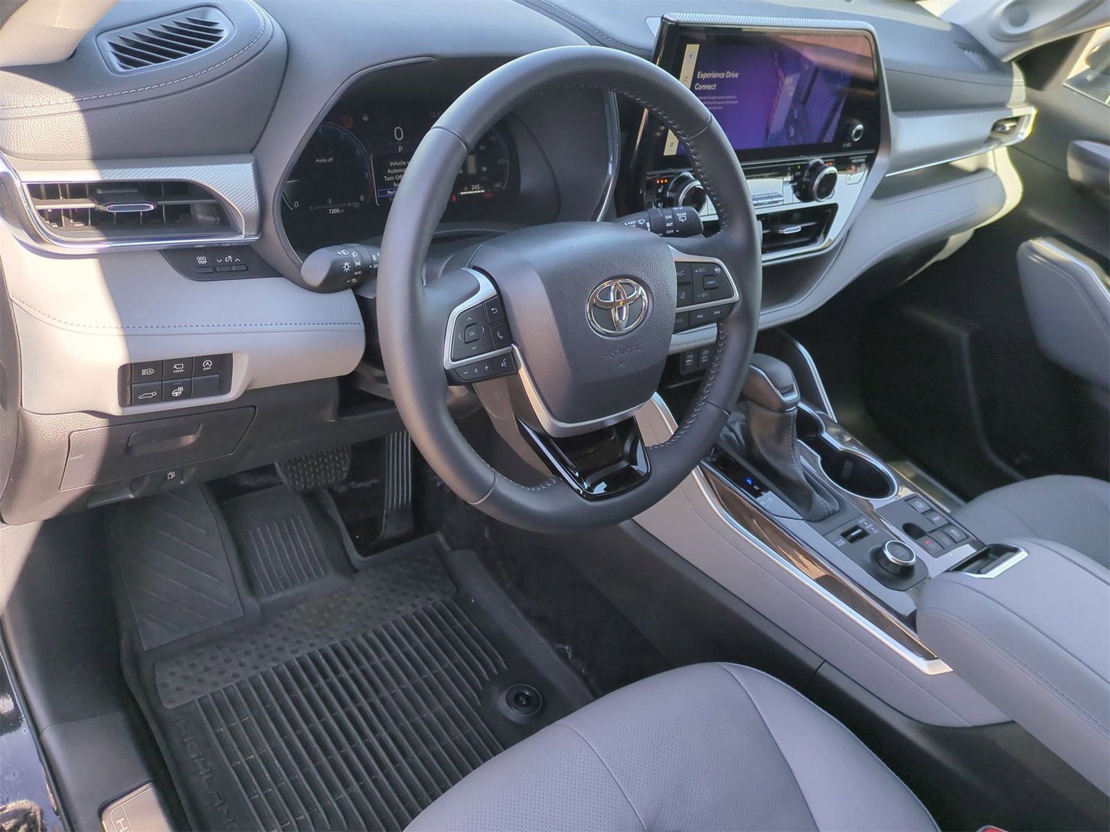 Thumbnail: 2025 Toyota Highlander - 10