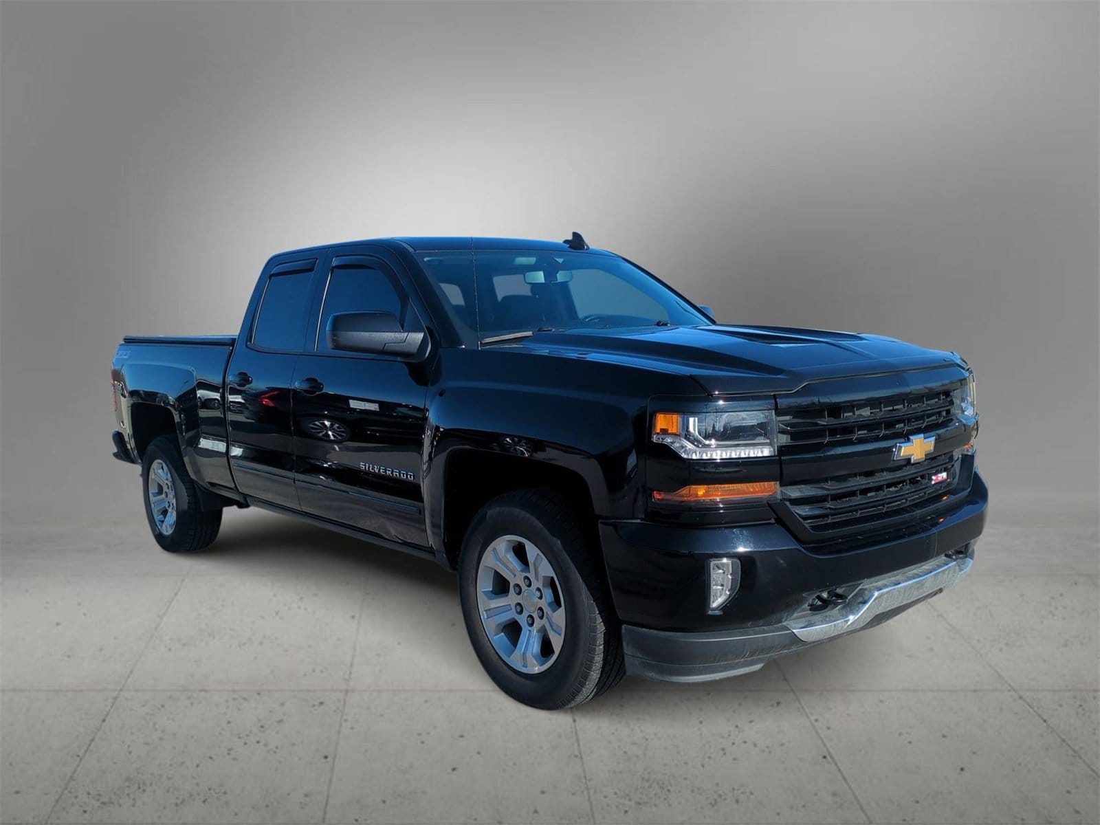 Thumbnail: 2017 Chevrolet Silverado 1500 - 2
