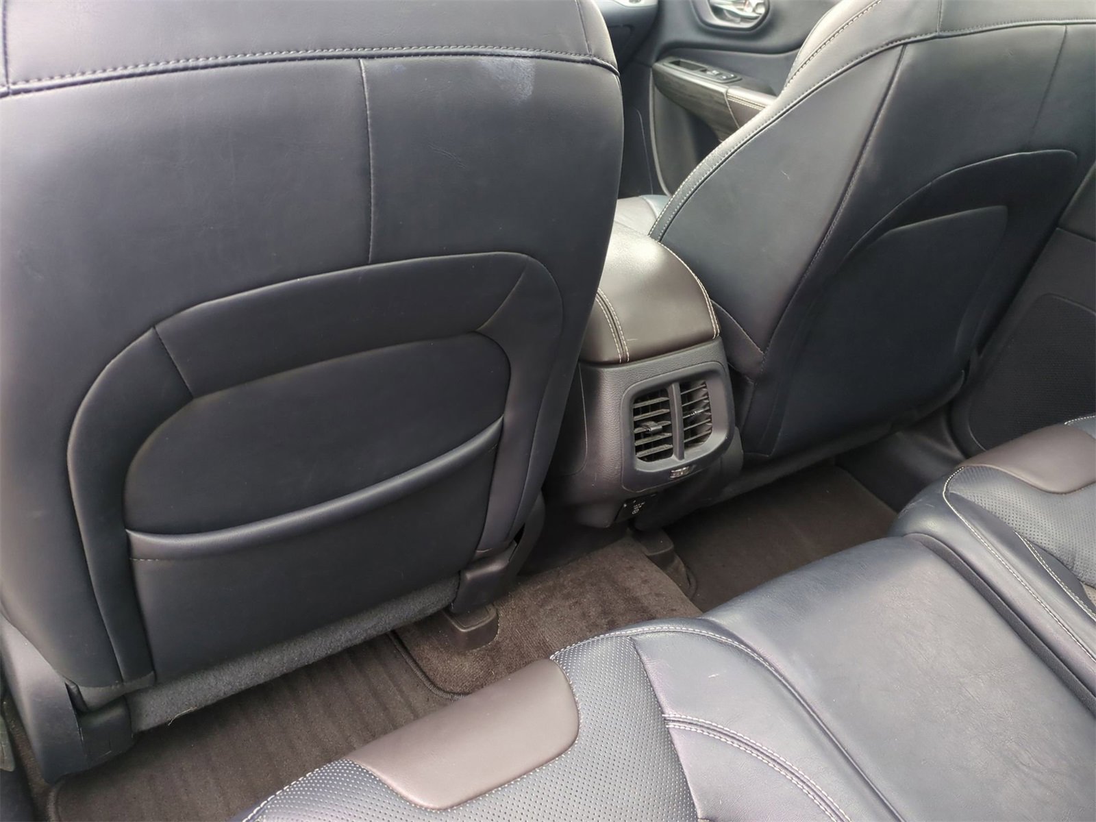 Thumbnail: 2014 Jeep Cherokee - 18