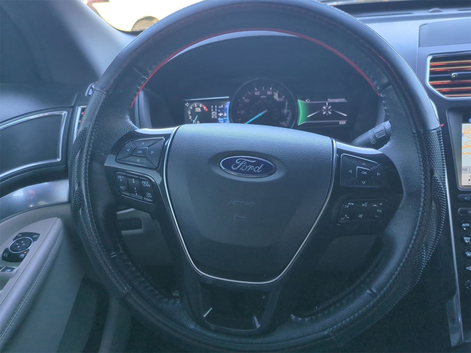 Thumbnail: 2018 Ford Explorer - 25