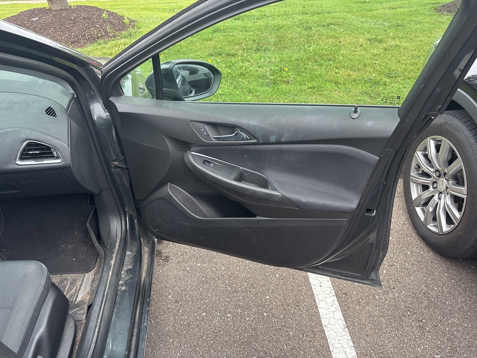 Thumbnail: 2019 Chevrolet Cruze - 7