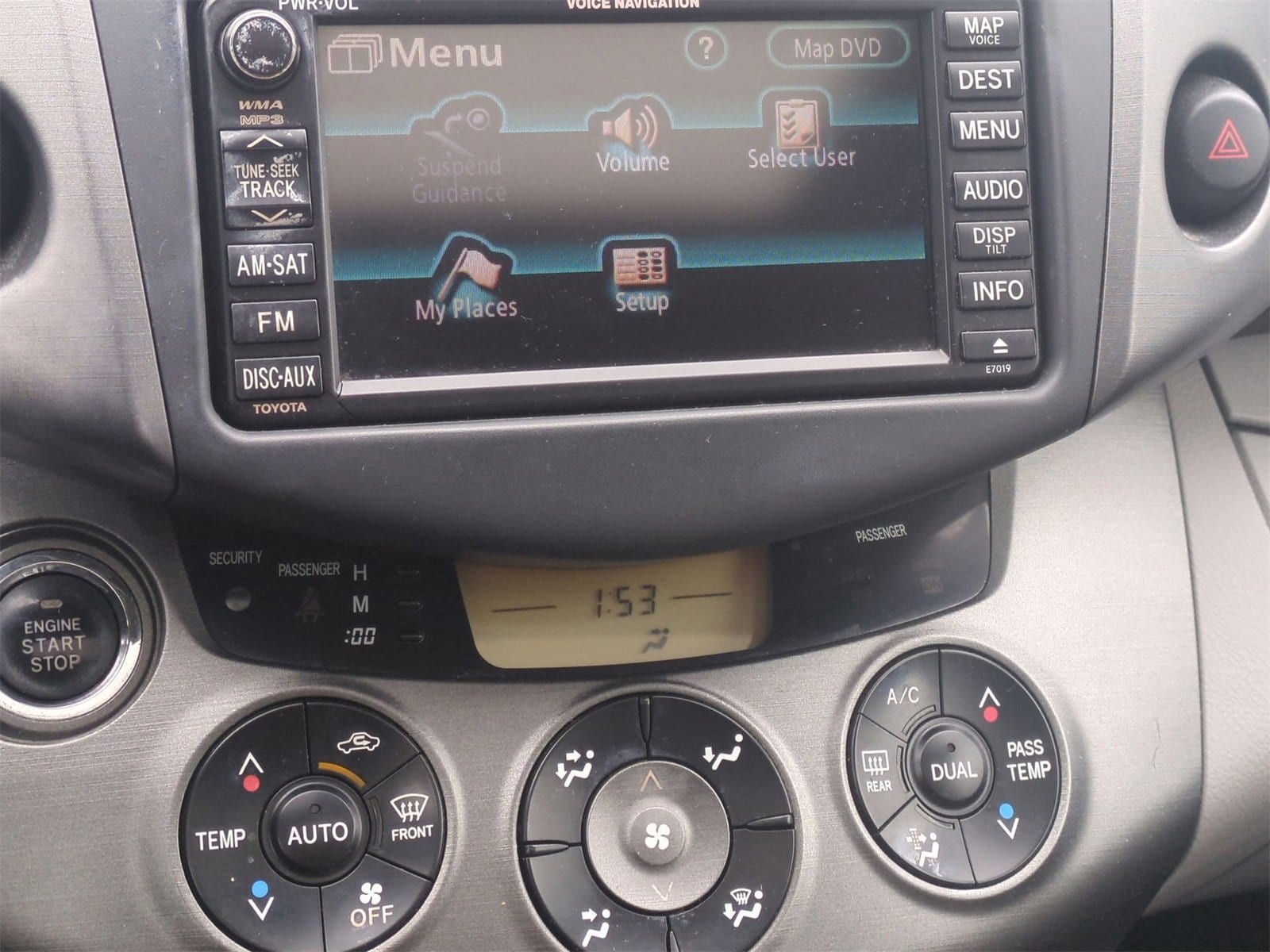 Thumbnail: 2011 Toyota RAV4 - 29