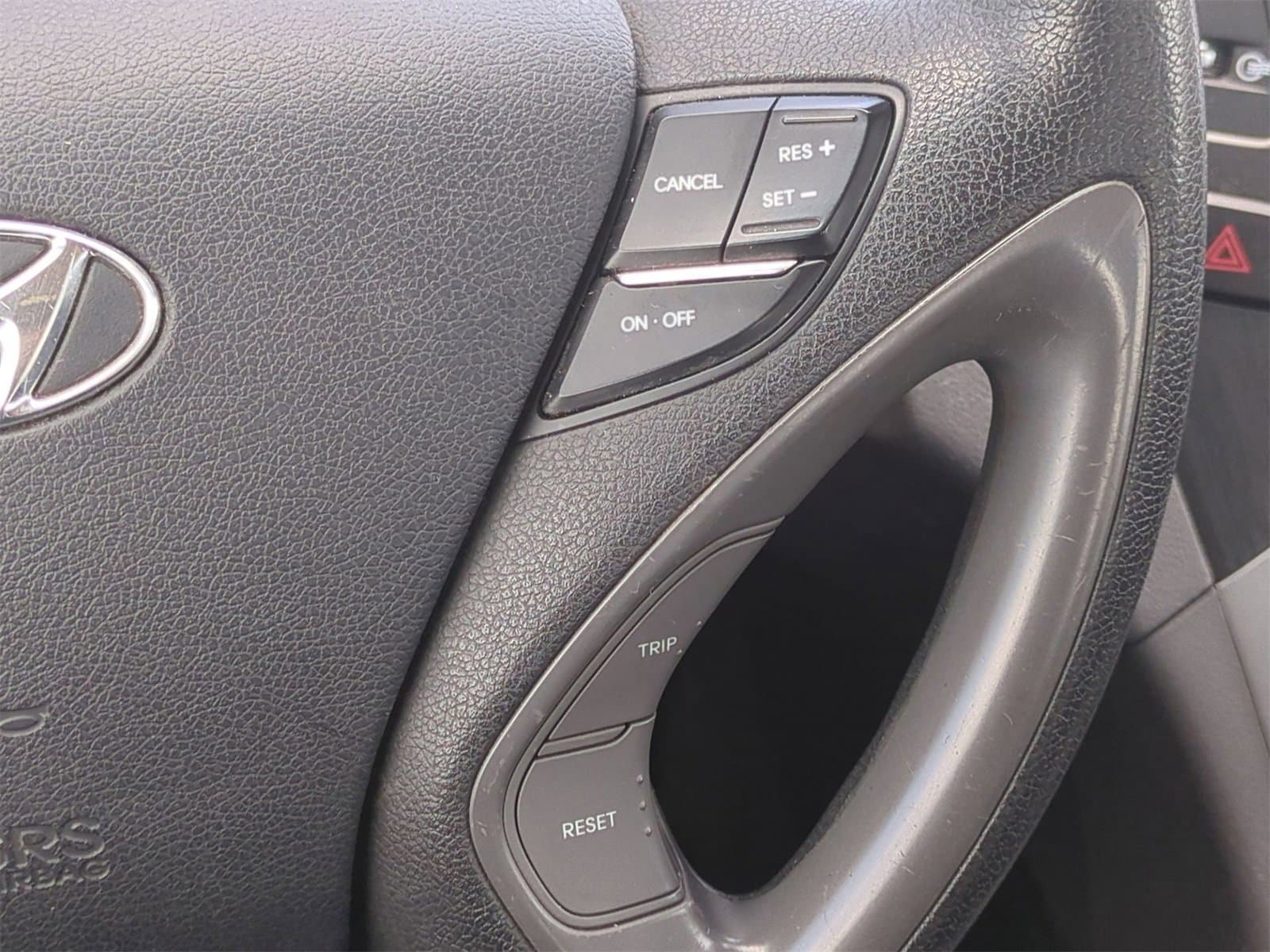 Thumbnail: 2013 Hyundai Sonata - 24