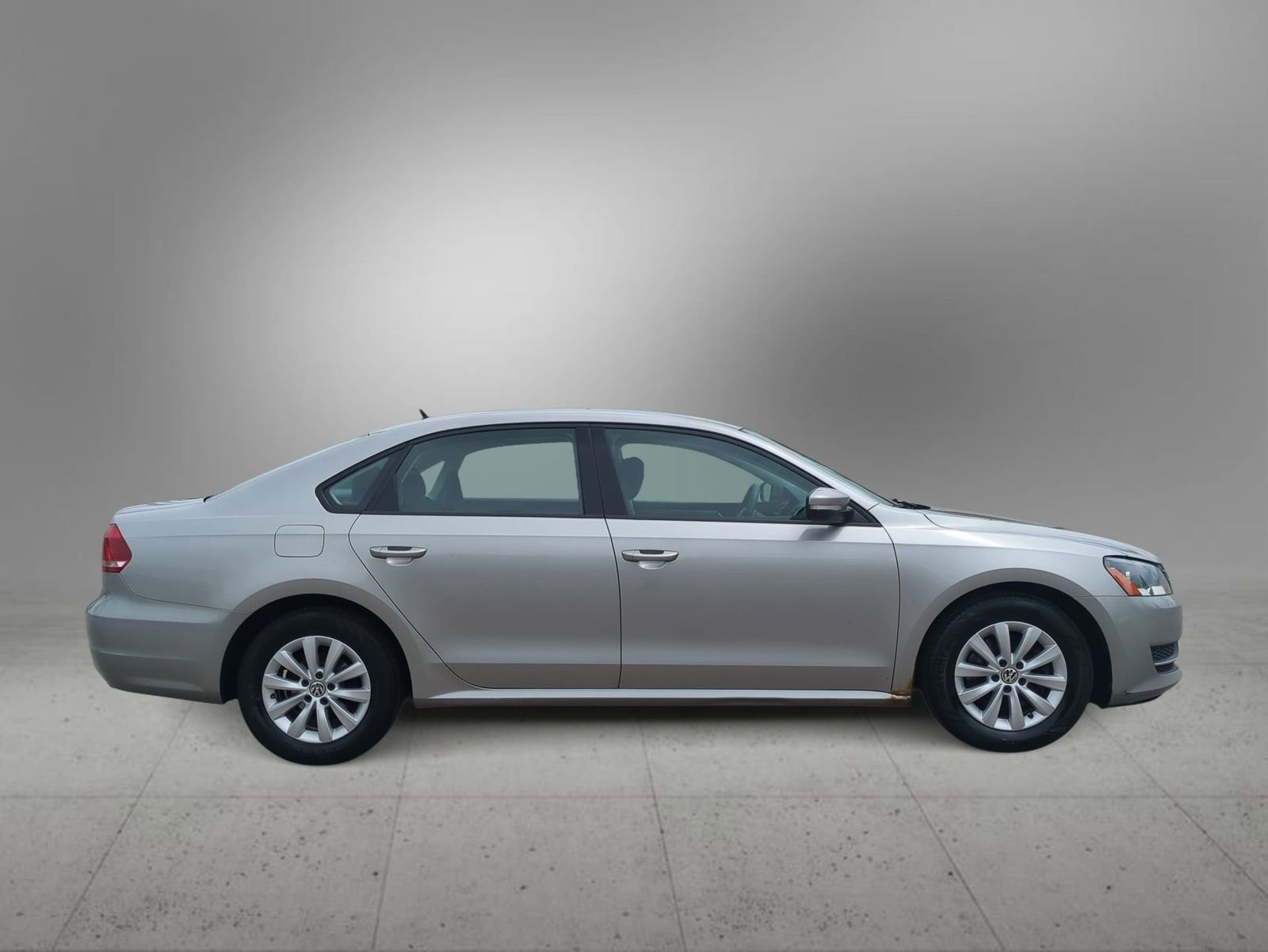 Thumbnail: 2013 Volkswagen Passat - 9