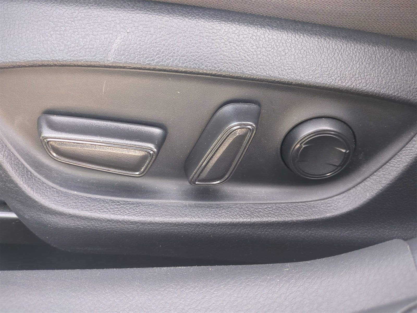 Thumbnail: 2023 Toyota Camry - 17