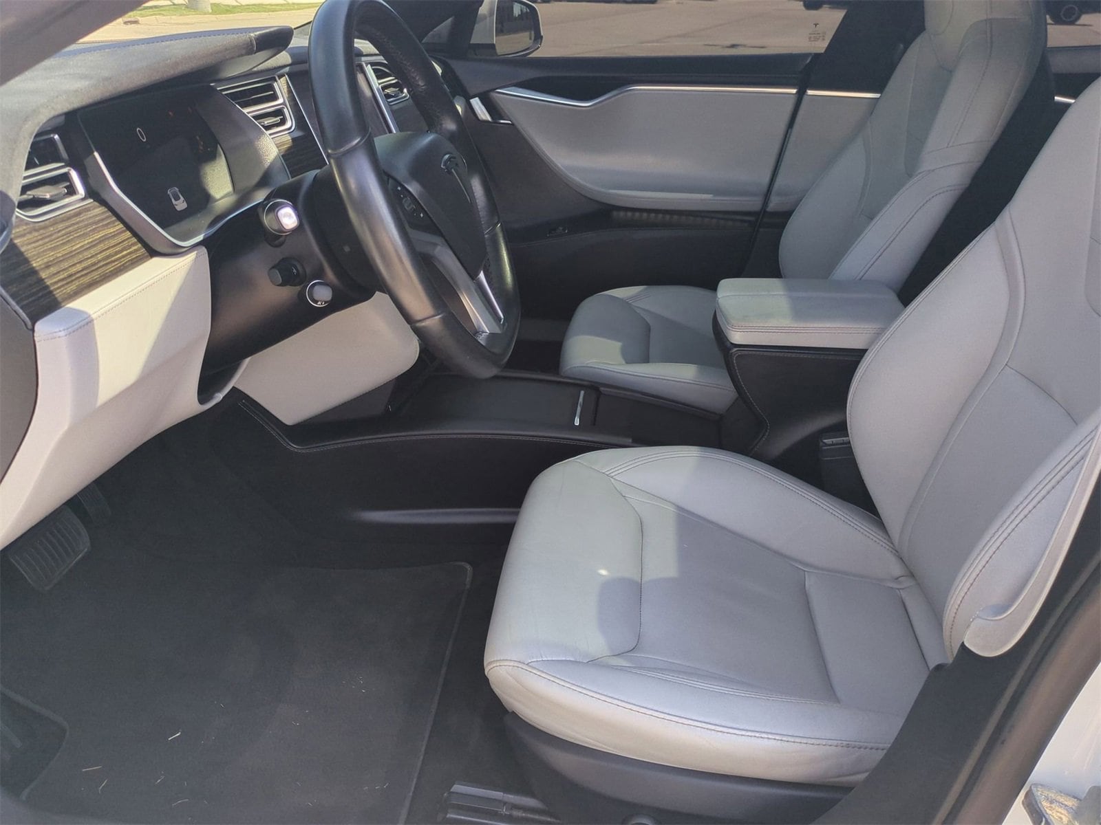 Thumbnail: 2016 Tesla Model S - 15